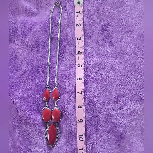 Elegant Red Pendant Necklace - Picture 1 of 1